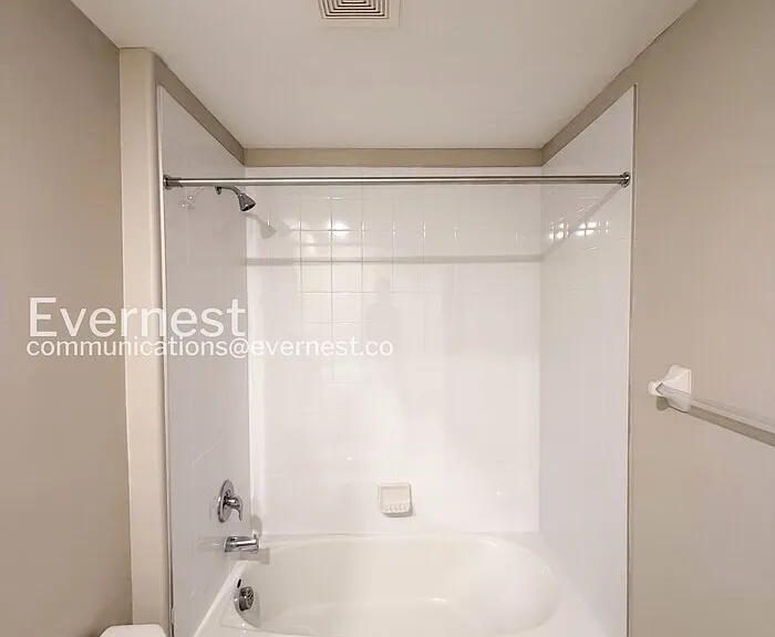 946 Royal Empress Dr — Photo 19