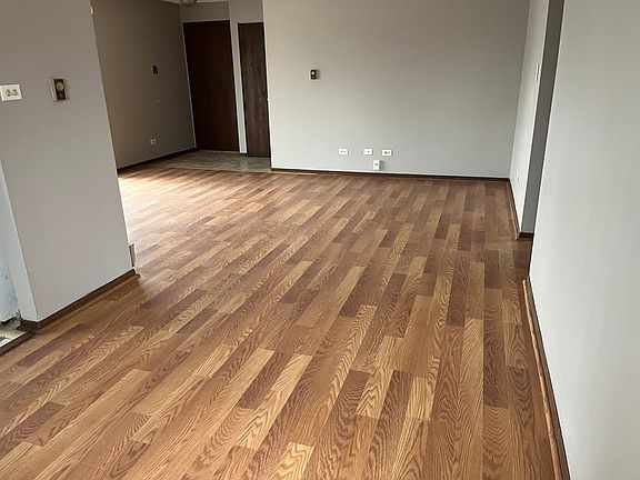 4th image of 22405 Thomas Dr #3E