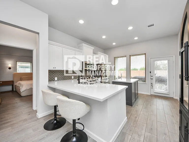4219 Colony Ln — Photo 3