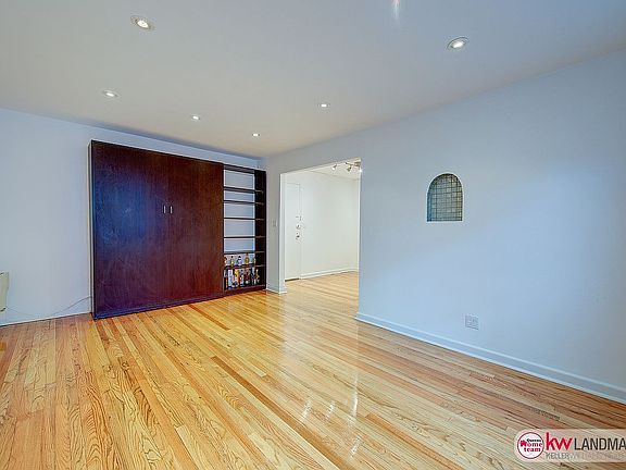 5th image of 33-01 92nd St Unit 3E