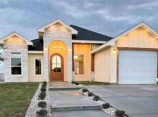 207 Paradise St, Rio Grande City, TX 78582