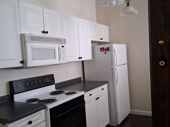 3rd image of 2227 Post Office St APT 5