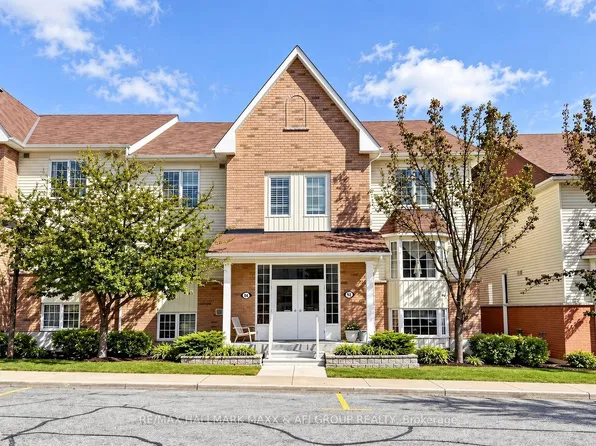 92 Petra Way #2, Whitby, ON L1R 0A3