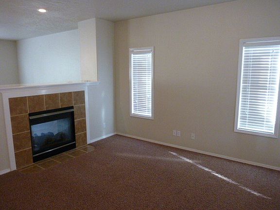 2nd image of 4818 Harding Pl