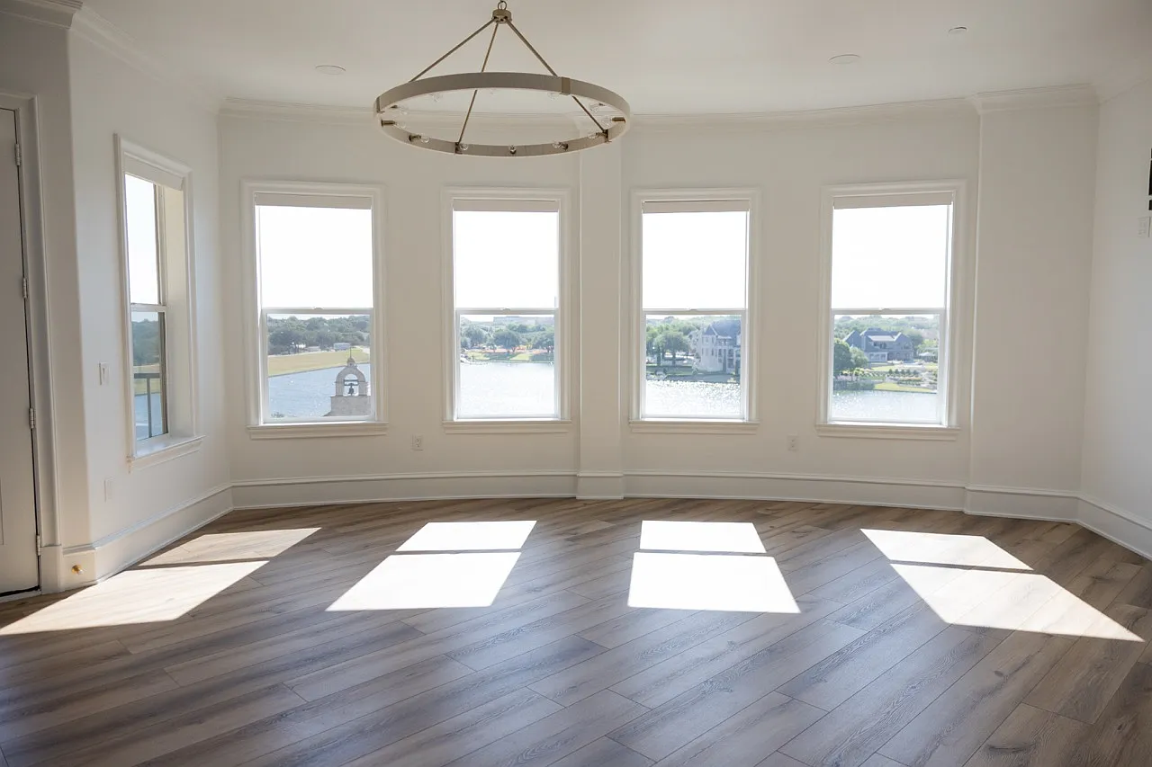 2 bed, 2.5 bath, 2319 sqft, $4,800 — Photo 2