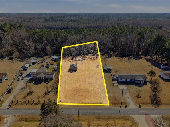 618 Phillips Rd #3, Selma, NC 27576