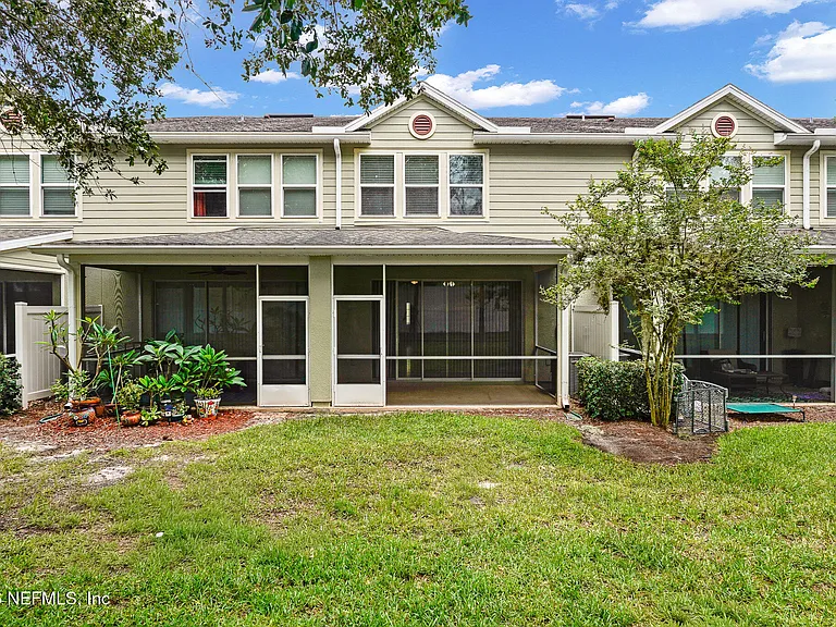 6791 Roundleaf Dr — Photo 7