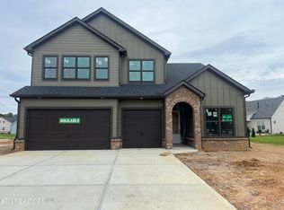 185 Sesame St, Lenoir City, TN 37772