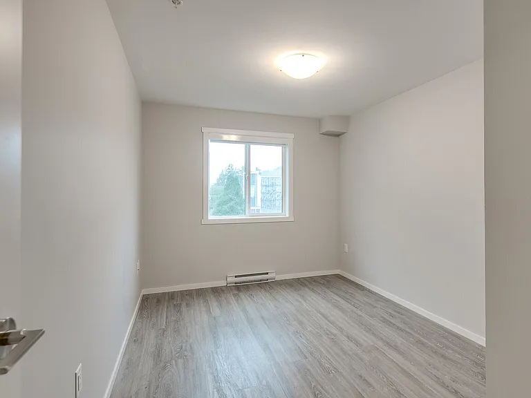 968 Bray Ave — Photo 7