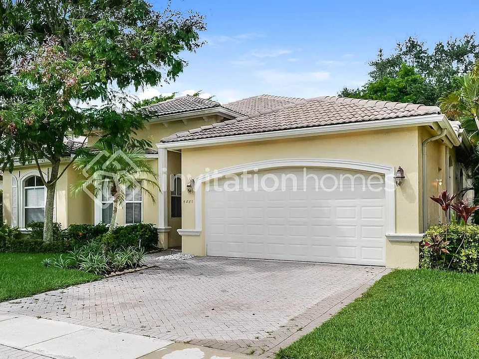 6880 Houlton Cir