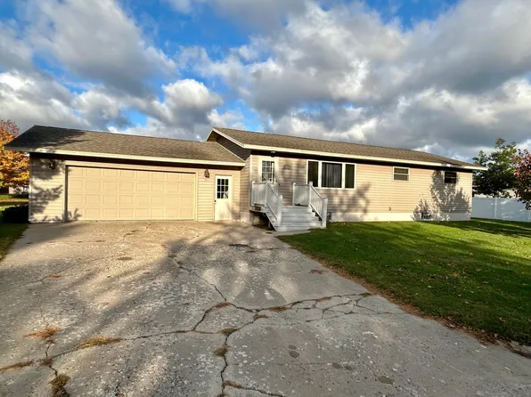 1011 6th St SW, Wadena, MN 56482