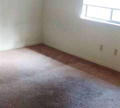 4th image of 127 SE 16th Ave APT S201