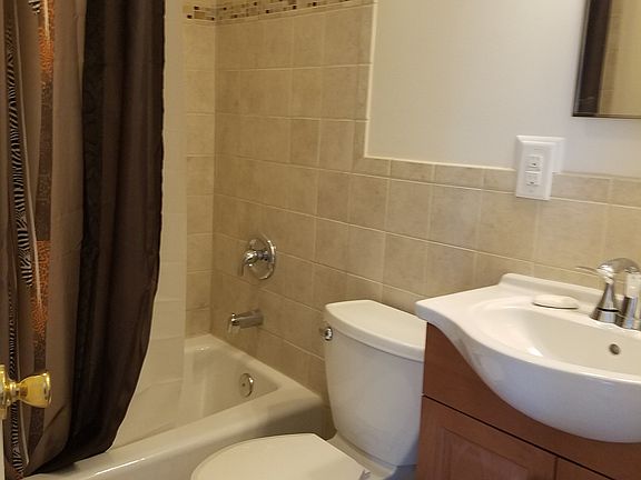 Upstairs hall bathroom