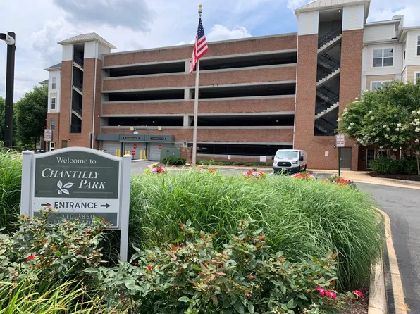 3820 Lightfoot St Unit 120, Chantilly, VA 20151