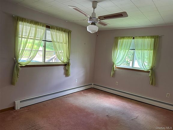 5th image of 979 DeBruce Road