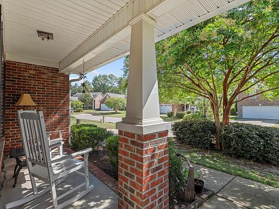 4th image of 170 Derby Dr