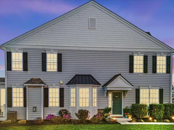 126 Woodwinds Dr, Collegeville, PA 19426