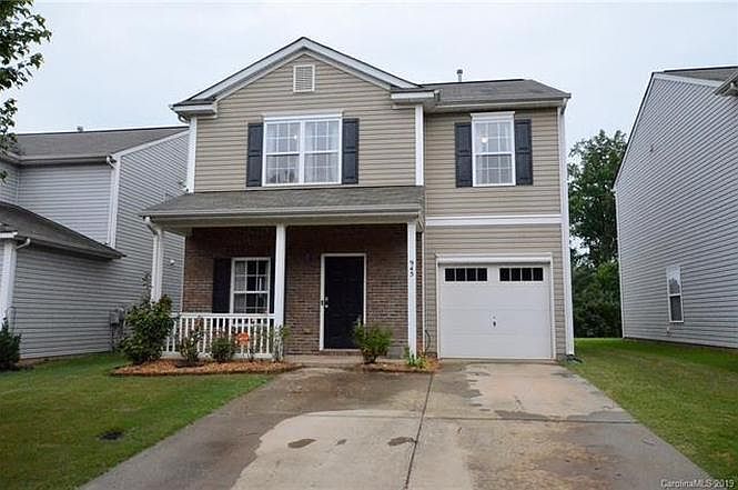 1st image of 945 Willow Creek Dr