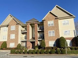 6801 Hanesbrook Cir, Clemmons, NC 27012