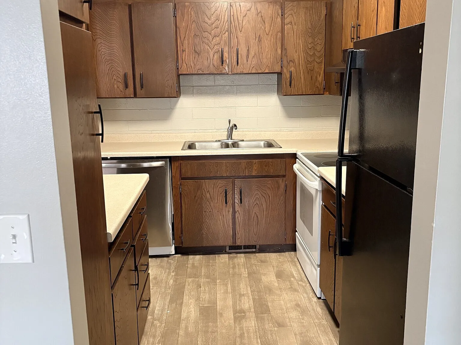 Murray Cove Apartments — Photo 3