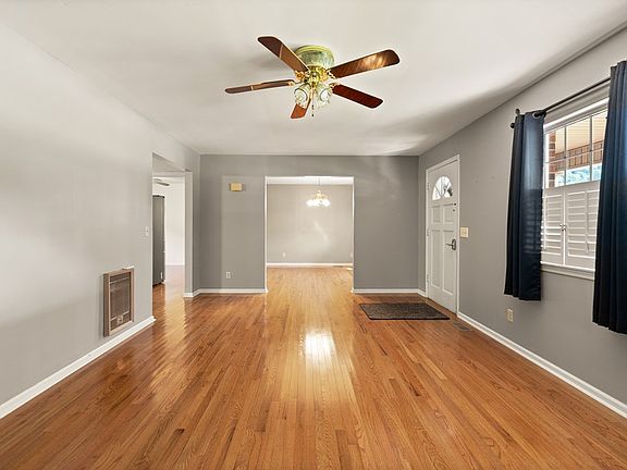 4th image of 165 Sycamore Loop