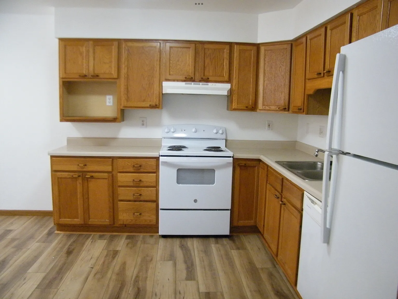 3 bed, 1650 sqft, $1,925 — Photo 3