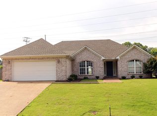 71 Arbor Oak Dr, Jackson, TN 38305