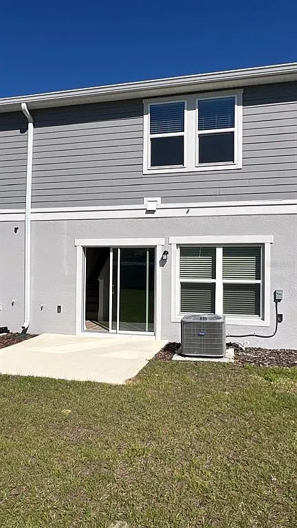 3 bed, 2.5 bath, 1463 sqft, $2,000 — Photo 4