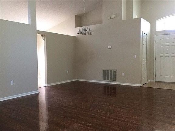 4th image of 4303 Iveyglen Ave