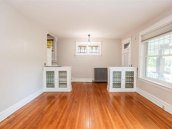 3rd image of 5774 Pershing Ave
