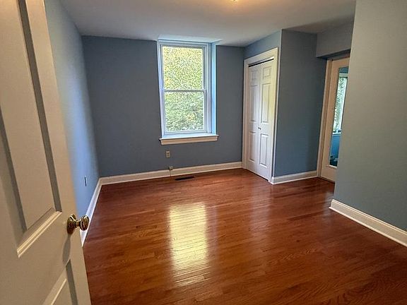 5th image of 519 Walnut Ln #1