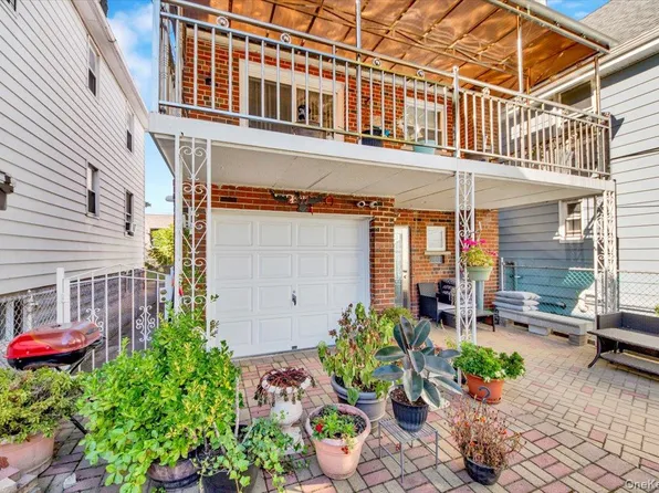 2877 Waterbury Avenue, Bronx, NY 10461