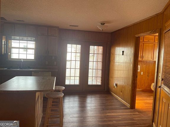 2nd image of 109 Lincoln Dr