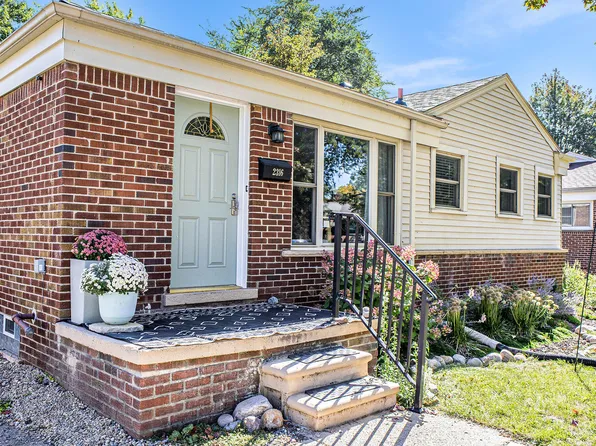 2316 Barstow Rd, Lansing, MI 48906