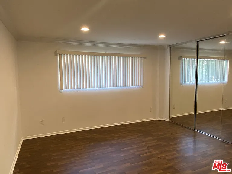 1224 S Barrington Ave #101 — Photo 8
