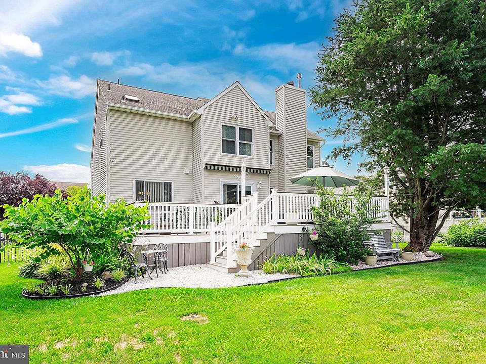 2nd image of 112 Hibiscus Dr