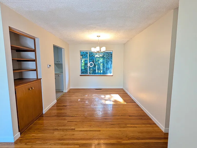 16003 5th Ave NE #1 — Photo 6