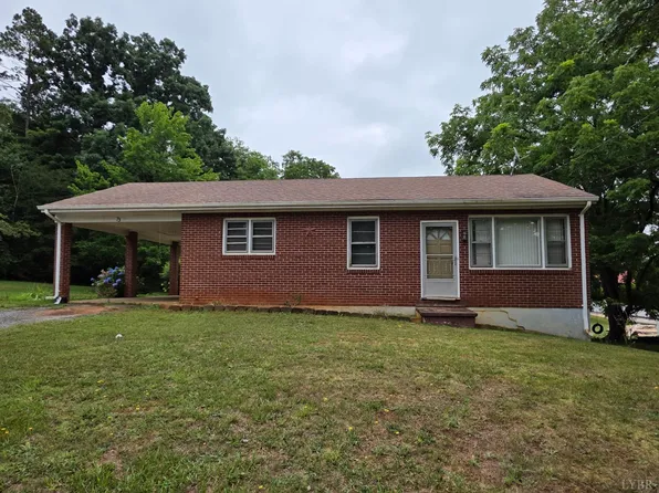 73 Half Moon Ln, Rustburg, VA 24588