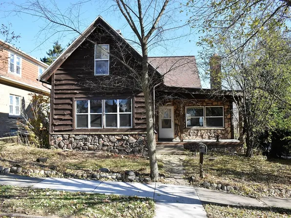 445 N 9th Ave, West Bend, WI 53090