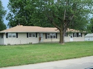1262 W Elm St, Lebanon, MO 65536