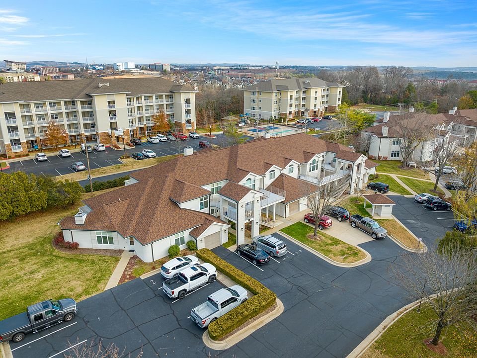 1st image of 123 Oak Drive #3