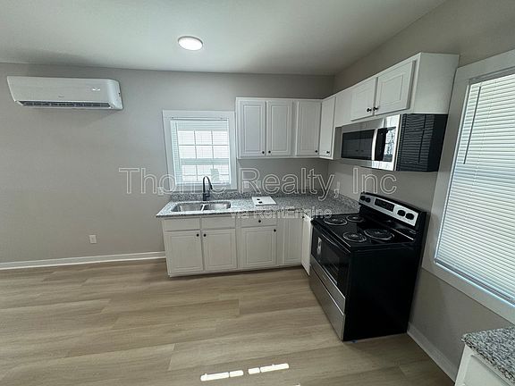 4th image of 817 Belleview Ave