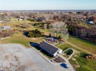 8017 NW Hampton Rd, Kansas City, MO 64152