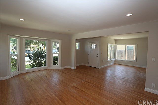 1st image of 2645 Daisy Ave