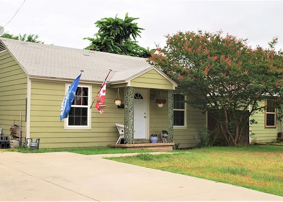 2nd image of 311 Lake Park Ave