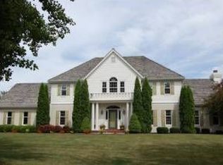 10542 N Gazebo Hill Pkwy E, Mequon, WI 53092