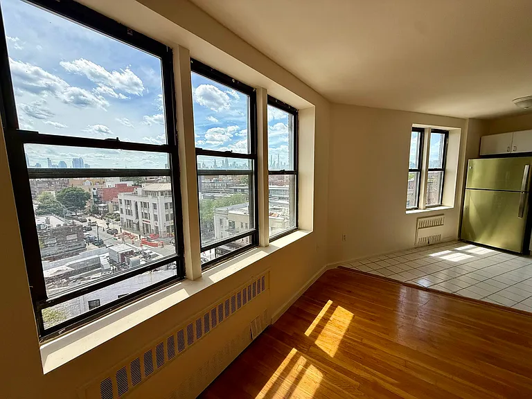32-05 Newtown Ave #6C — Photo 3
