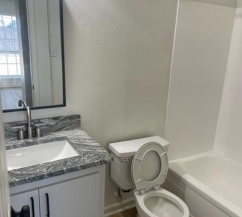 3rd image of 638 Iris St #1-9