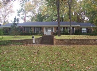 317 Glenwood Dr, Palestine, TX 75801