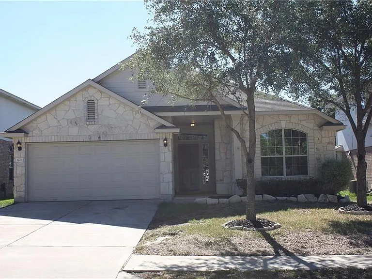 3776 Castle Rock Dr — Photo 1